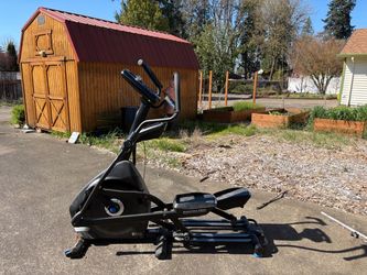 Nautilus Elliptical for Big and Tall