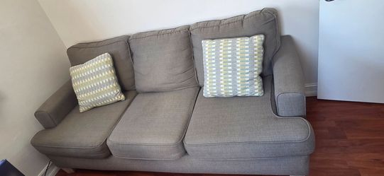 Confortable sofa, 3 seats
L85 X W 37 X H 38