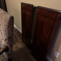 Classic Dinning Table