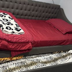 Daybed / pull out bed