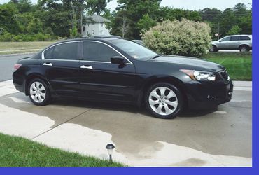 This car has had only one owner, well maintained Honda Accord 2008 EX-L