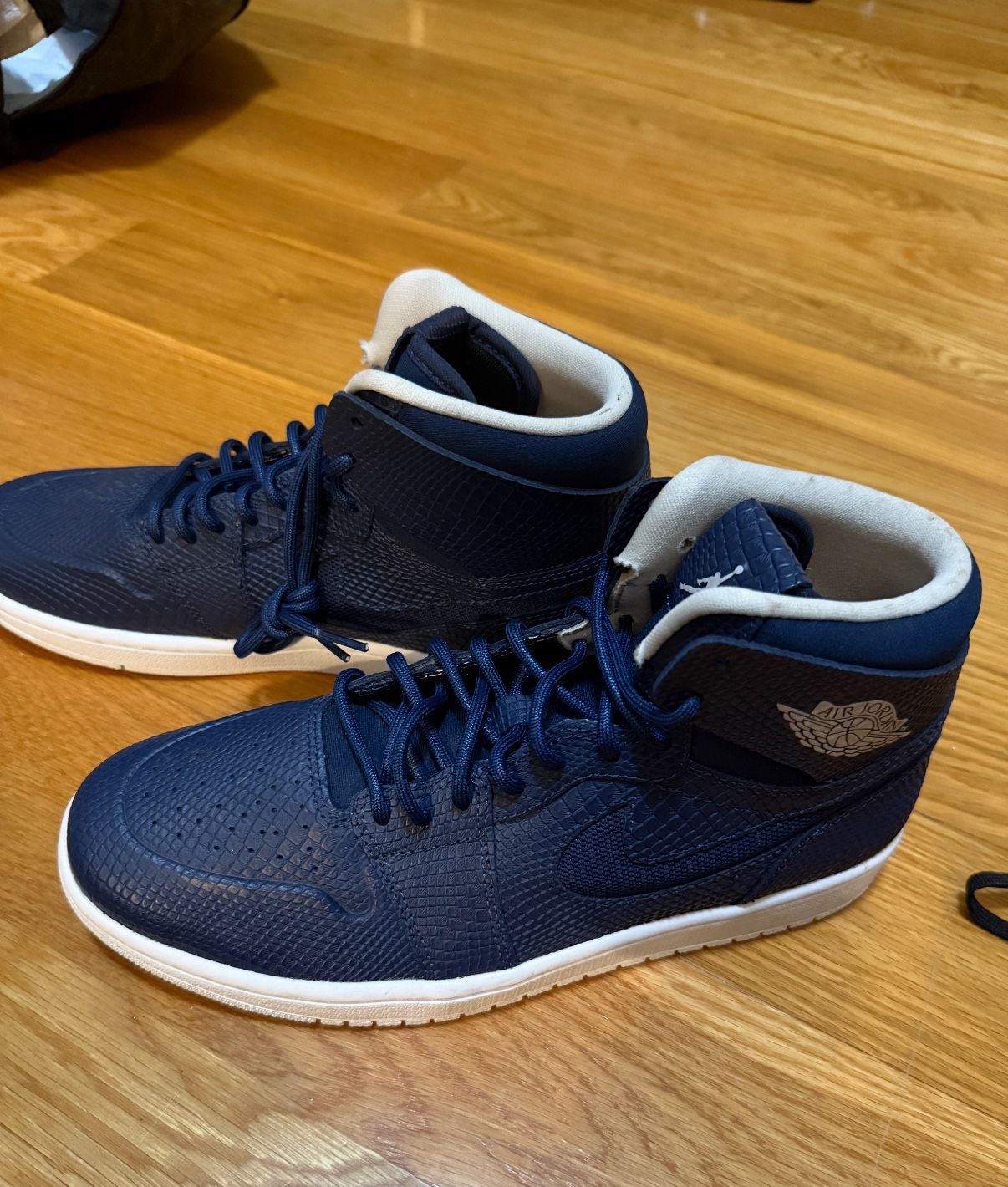 Jordan 1 Retro Nouveau Navy Snake New 