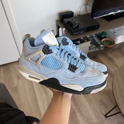 Jordan 4 Retro UNC Pre-Owned (READ DESCRIPTION)