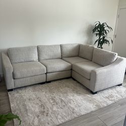 Modular L-shaped couch