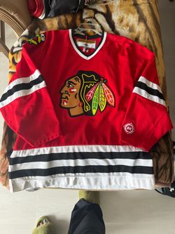 Men’s Blackhawks jersey size large