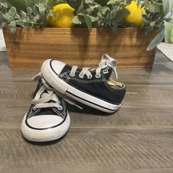 Toddler Converse Chuck Taylor Size 5