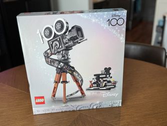 NEW/UNOPENED LEGO Walt Disney Tribute Camera