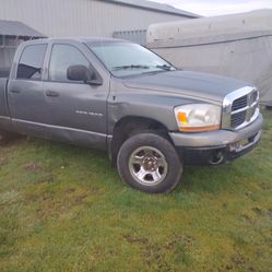 Dodge Ram 1500 with hemmy moter