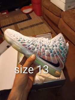 Nike LeBron 17 Air Command Force