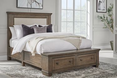 Universal Broadmoore Charleigh Queen Size Storage BedFrame New Scratch and Dent