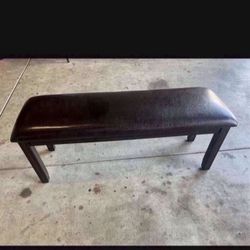 Banca  De Piel Nueva  $120 La Puede Tener Armada O En Caja 