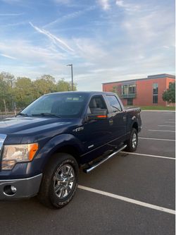 2011 ford F150  4WD XLT. 149000 miles