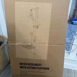 Crosshill Hitch Deer Hoist with Lifting Platform.