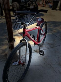 Throne 29 looking for street co frame trade or throne