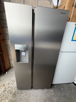 Hisense Side-by-Side Refrigerator with Ice and Water Dispenser