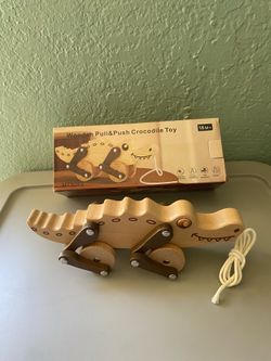 Wooden Pull&Push Crocodile Toy, Montessori Toy. NEW
