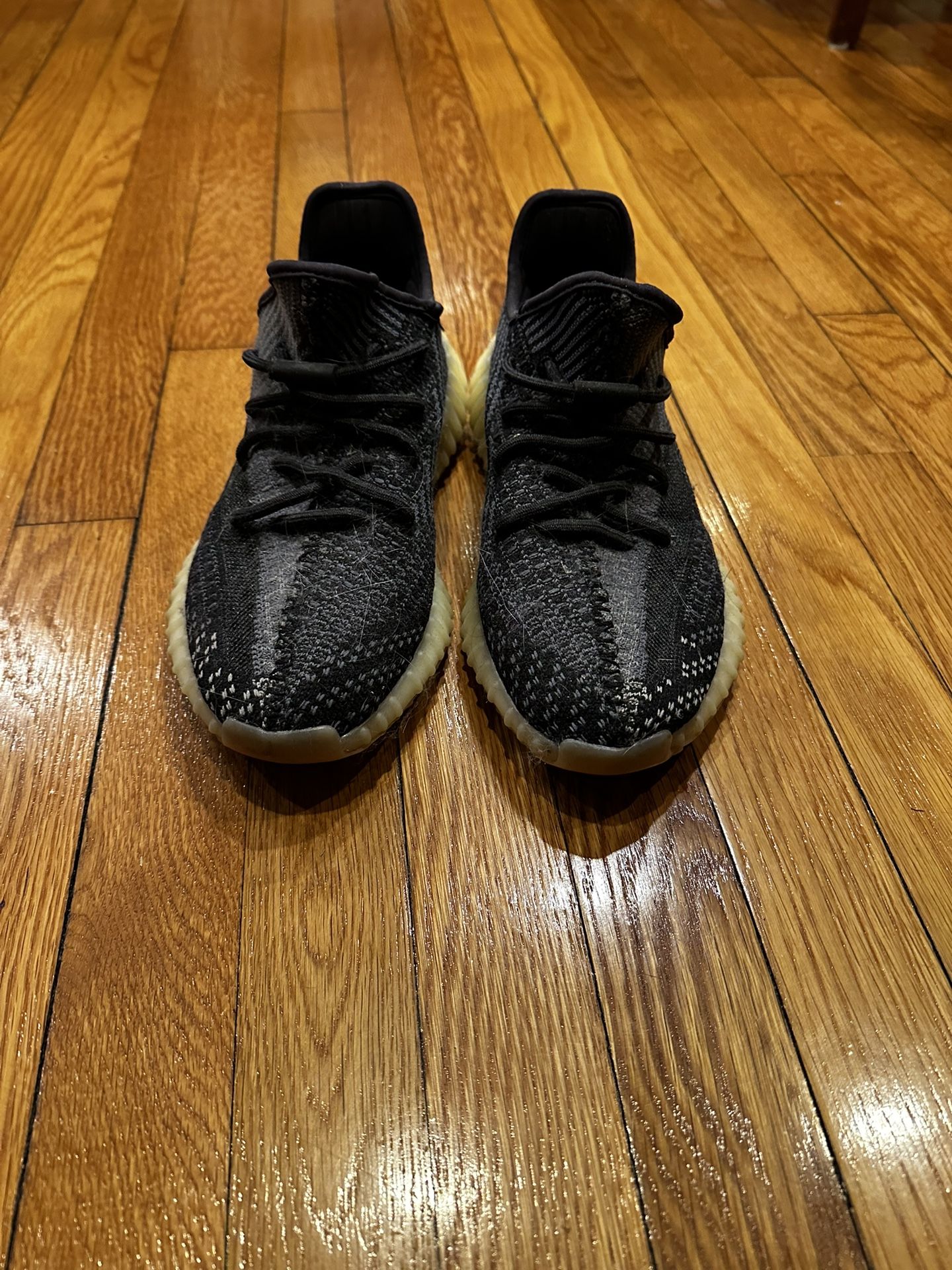 Yeezy 350 V2 ‘Carbon’ (Mens 7.5)