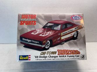 Revell CHI-TOWN HUSTLER '69 Dodge Charger NHRA Funny Car 1:25 Model Kit Sealed