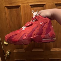 Size 8.5 - Nike Air DT Max '96 Love Letter to Connie