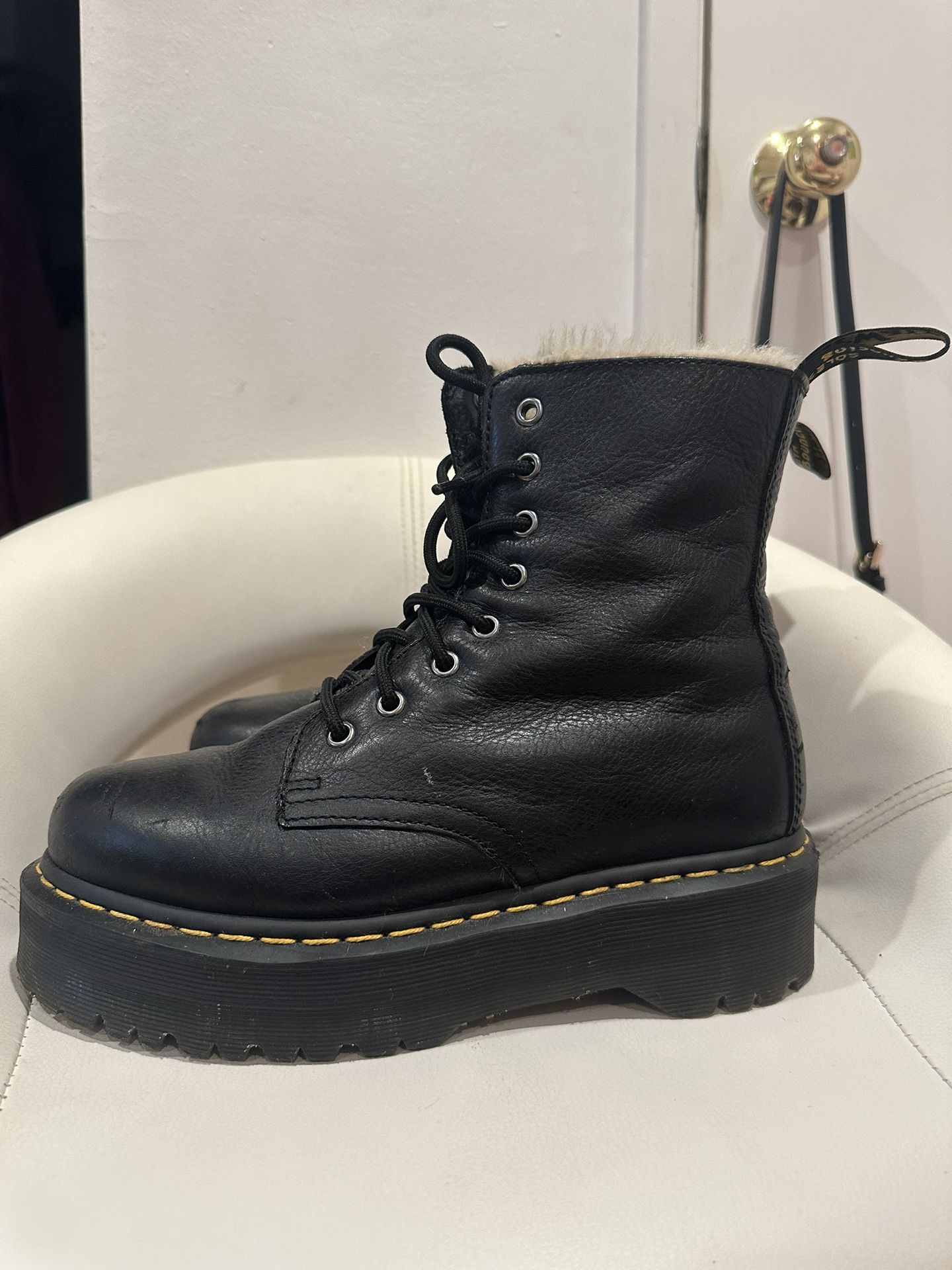 JADON BOOT LEATHER FAUX FUR LINED PLATFORMS Docmartins