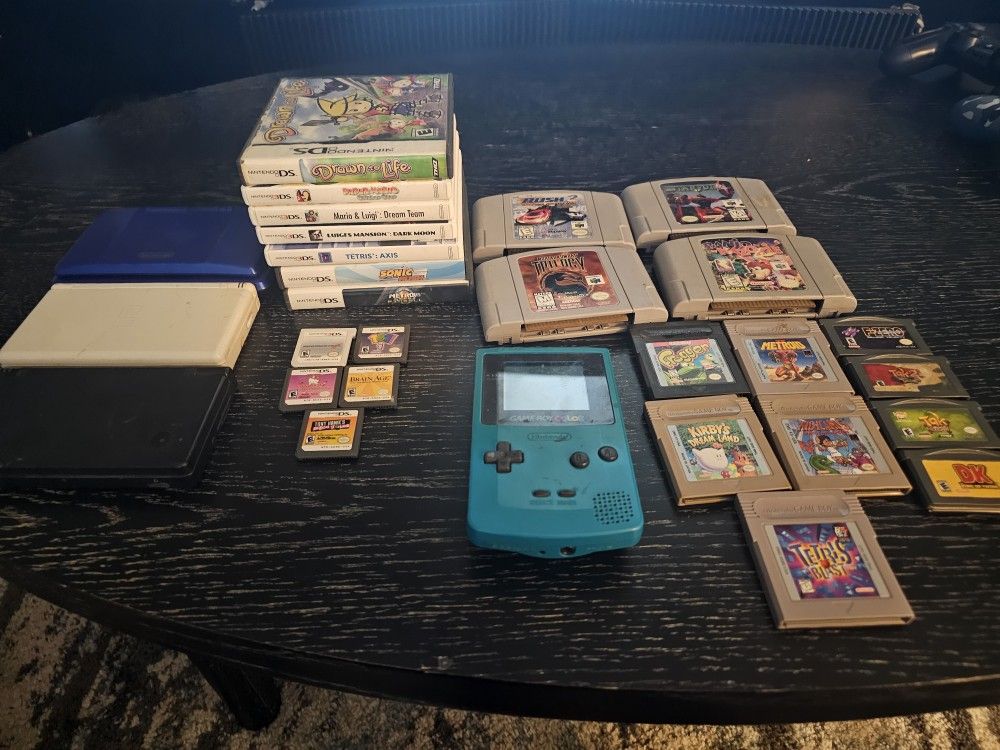 Video Game Lot - 25 Games & 4 Consoles: Game Boy Color, DS, DS Lite, DSi - Mixed