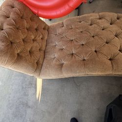 Tufted chaise lounge
