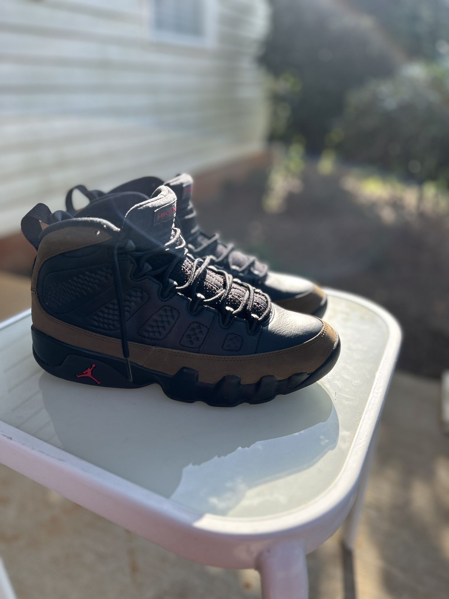 Olive 9s Size 9 Men’s