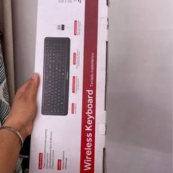 New RadioShack Wireless Keyboard with USB Dongle