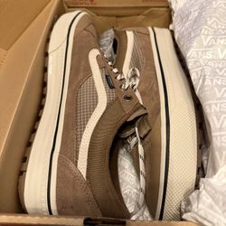 VANS vn000dazb7g SIZE 11.5