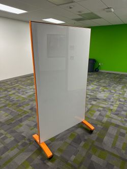 Heavy duty whiteboard