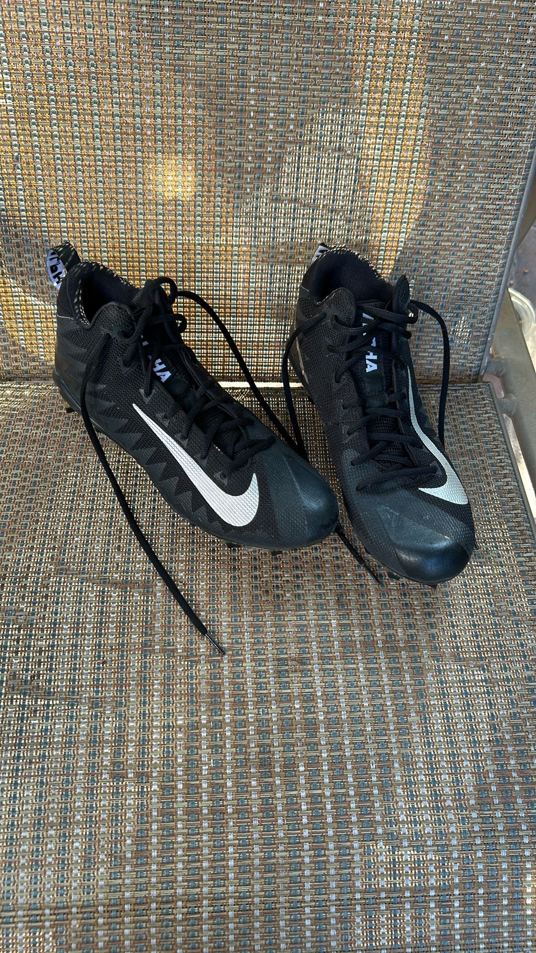 Male Nike Cleats 10.5