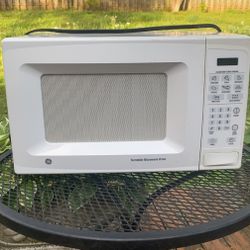 Nice Microwave Never Really Used It 
