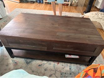 Lift coffee table