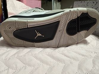 Women’s Air Jordan 4 Retro