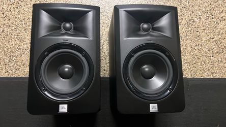 JBL professional 3 series speakers