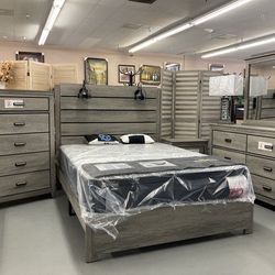 Queen Bed 5pc Set $899.99