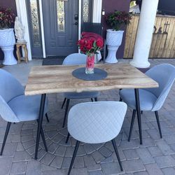 Nordicana Accent Dining Table Set/ 4 Chairs