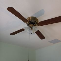 4 Working Ceiling Fans With Lights In Exallant Working Condition Must Take Them All For $150 Pick Up At Country Club And Grant Please See All Pictures