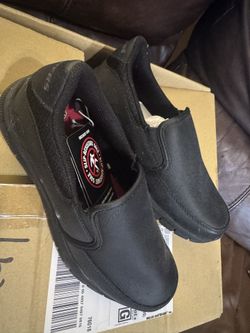Women’s Slip Resistant Shoes.