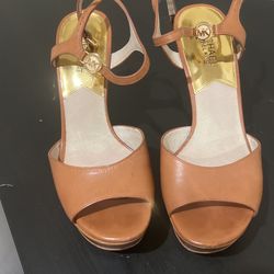 Mk Good Condition Size 8 1/2 Fits 71/2