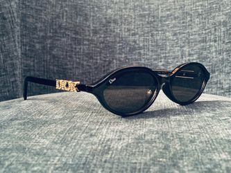 Black sunglasses