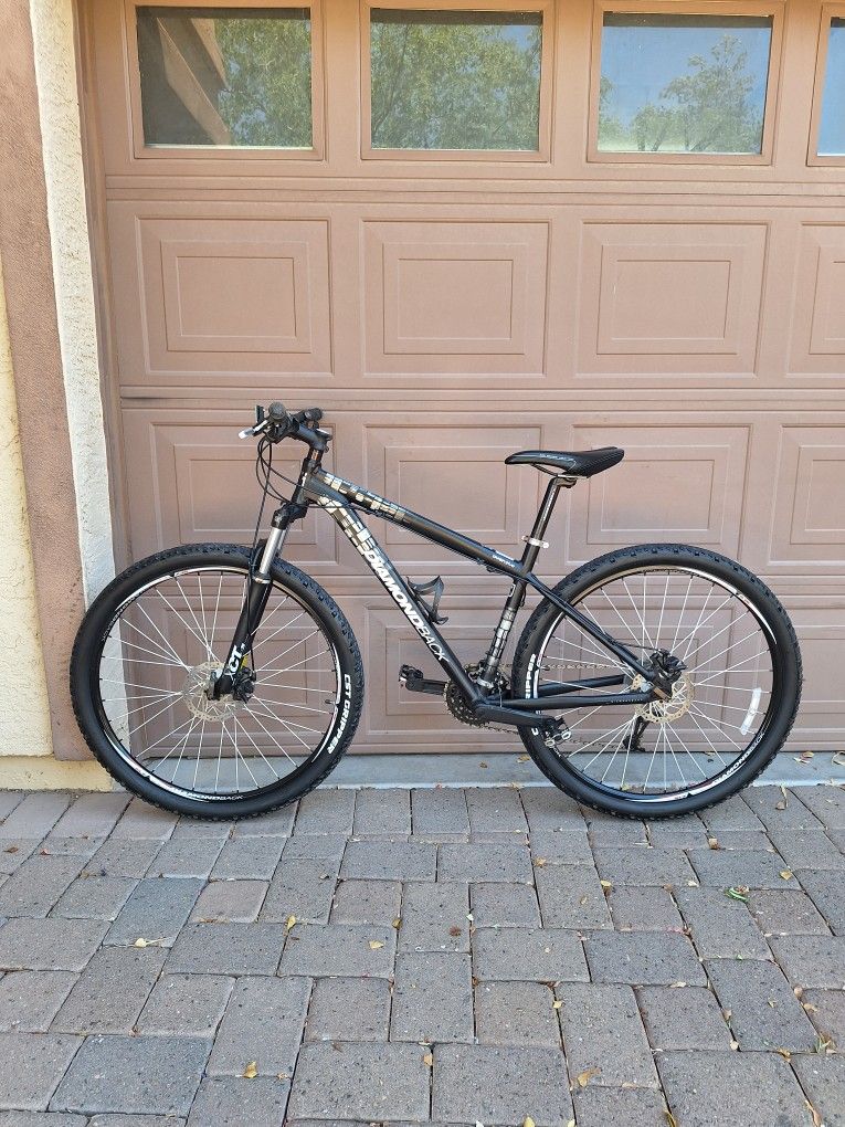 DIAMONDBACK OVERDRIVE 29 ER MOUNTAIN BIKE LIKE NEW ( CHECK MY OTHER BIKES)