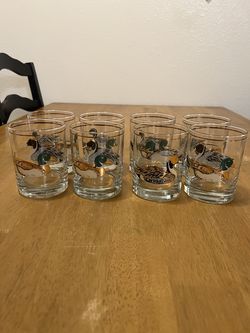 Culver Ned Smith waterfowl lowball cocktail glasses featuring a 22K gold rim