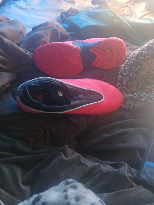 Light strike pro adidas men's size eleven shoe