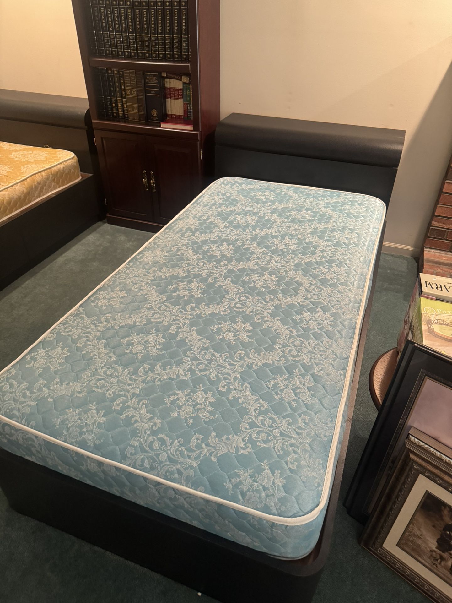 Twin Size Platform Storage Bed