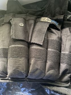 20 Pounds The RUNMax Weighted Vest is a great way to add controlled resistance to your workout. This vest is ideal for transitioning beginning athlete