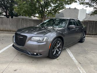 2023 Chrysler 300s