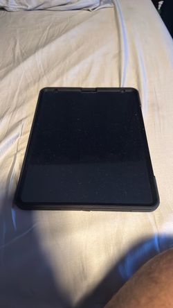 Apple iPad Pro 12.9” 3rd Gen 64GB Cellular + Apple Pencil – Excellent Condition