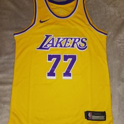 Kids Luka Dončić Los Angeles Lakers Jersey Size Kids Small 