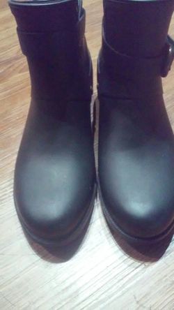 Ladies rain boots